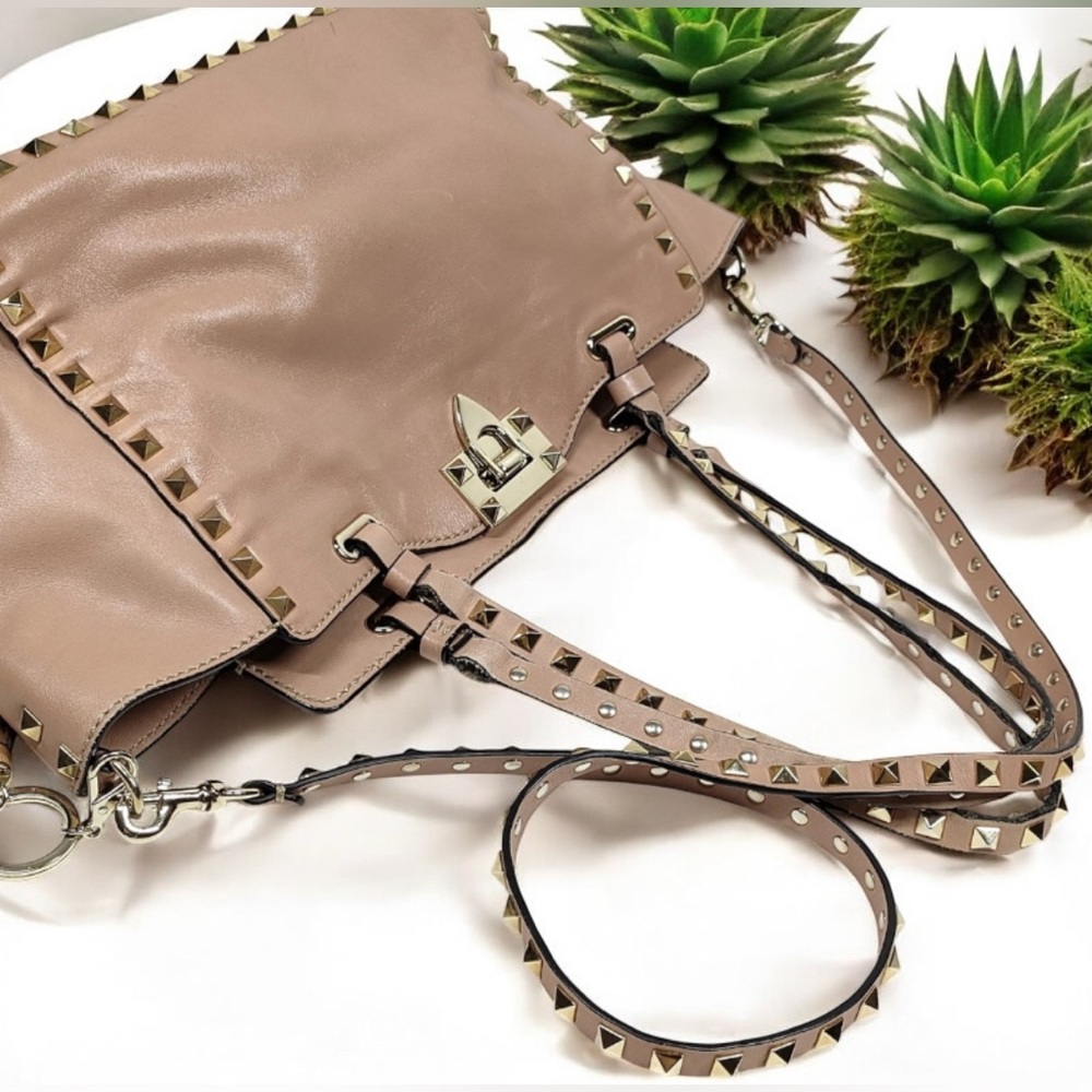 Valentino Garavani Rockstud Leather 2 Way Bag 🤩❤️ - Picture 3 of 13